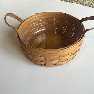 Longaberger Darning basket w/ protector & leather handles-medium stain 1993